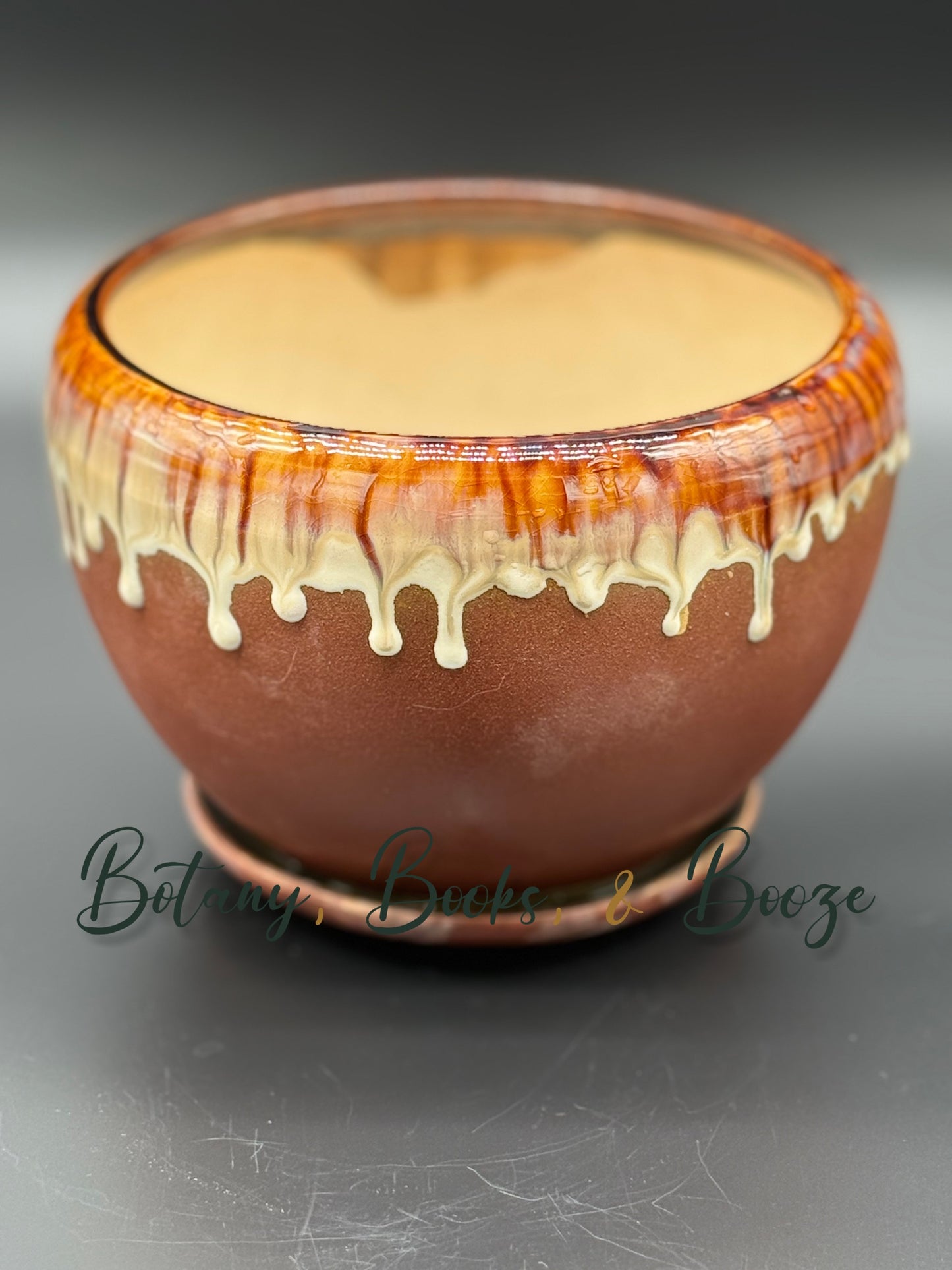 Brown to white ceramic drip
